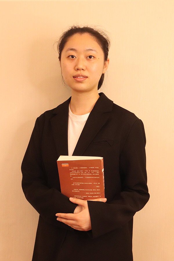 旬阳梁艺 本科学历，优秀班主任