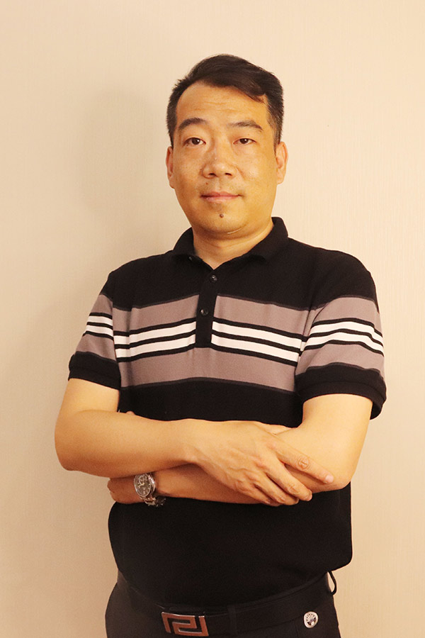 旬阳冯少坤 本科学历,毕业于陕西师范大学